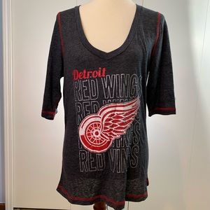 Detroit Red Wings XL v neck t shirt NHL